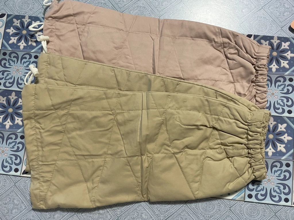 Merry Nightの羽毛レッグウォーマー商品画像。洗濯する前の状態