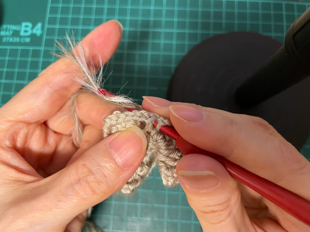 その２。メインのソロフィムとアレンジ用のおちゃめなキャット二本取りで引き抜くところ