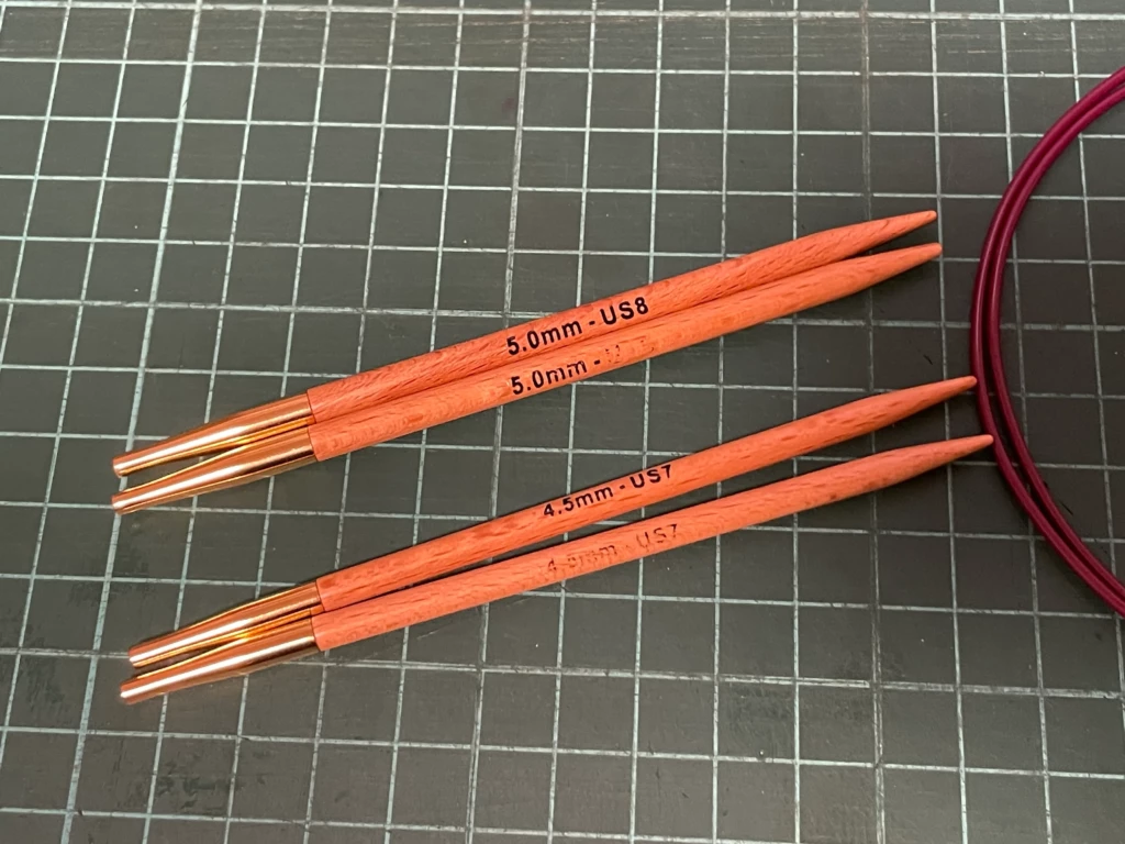 使用した付替輪針。ニットプロbasix。US８とUS７の２セット