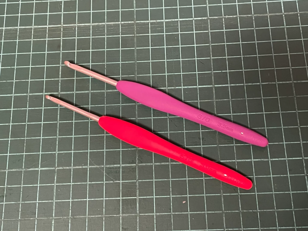 使用針のアミュレ、5/0号と6/0号