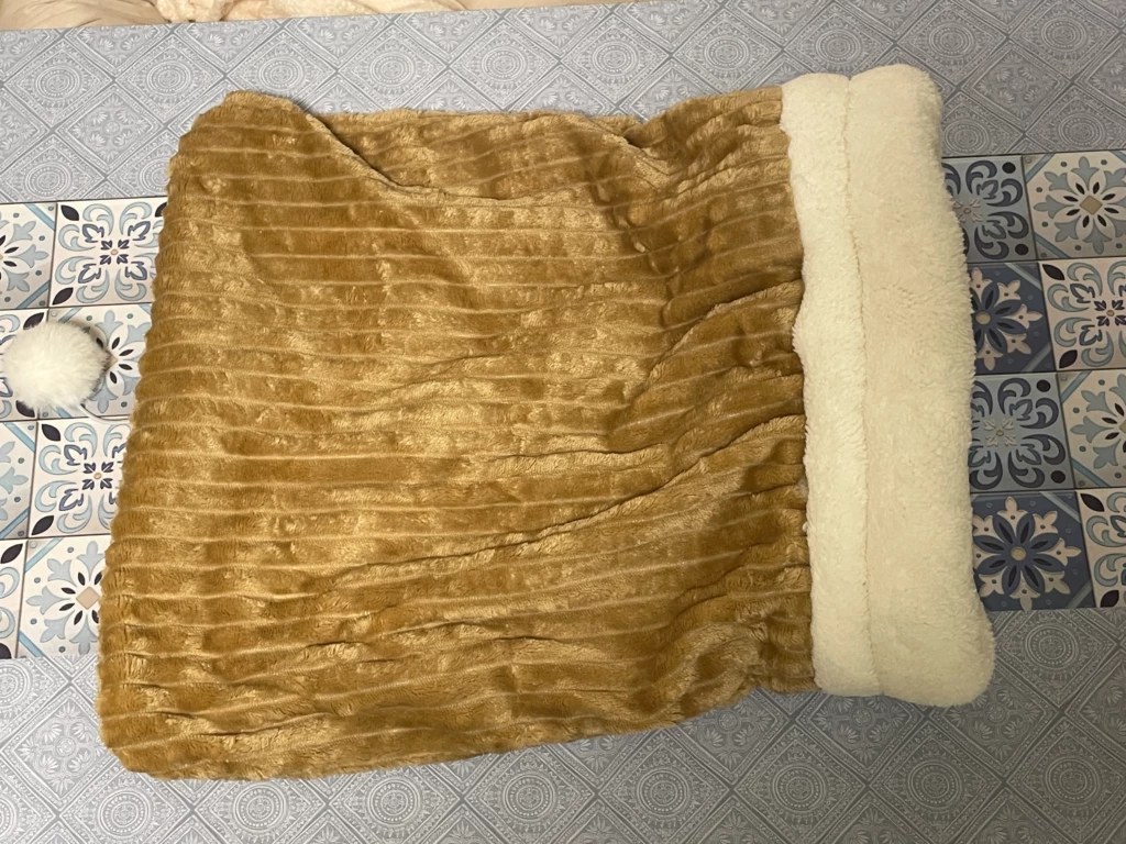 潜り込めるタイプの猫用毛布、商品画像
